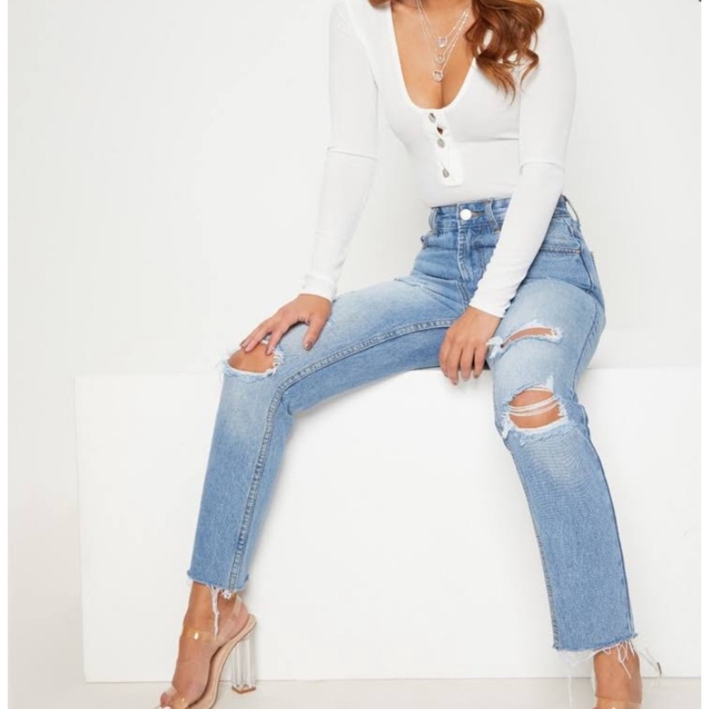 NWT Petite Didtressed Mom Jean